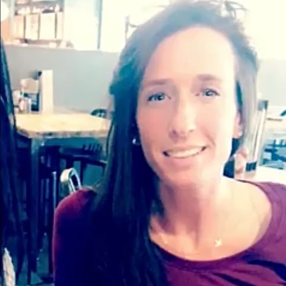 Meet your Posher, Katie - Picture 1 of 2